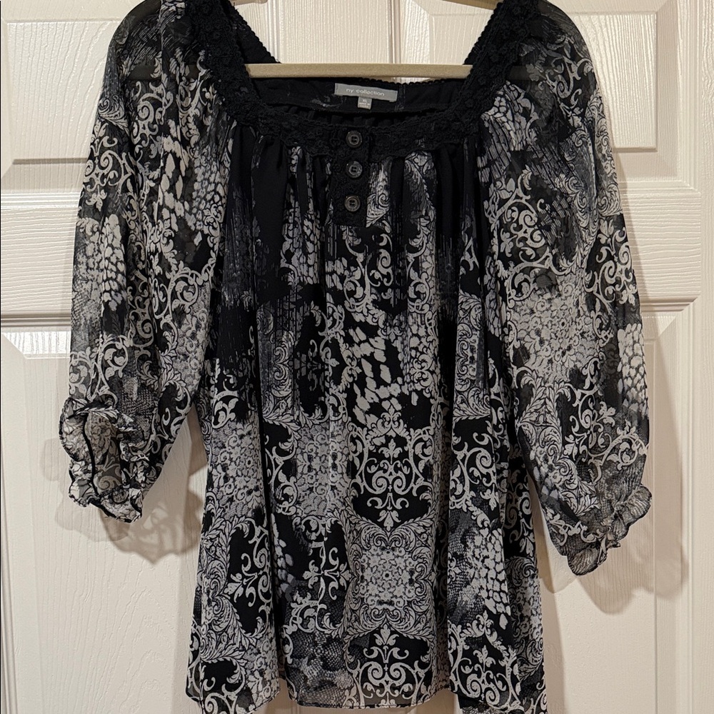 NY Collection Black and White Printed Peasant Blouse with inner camisole